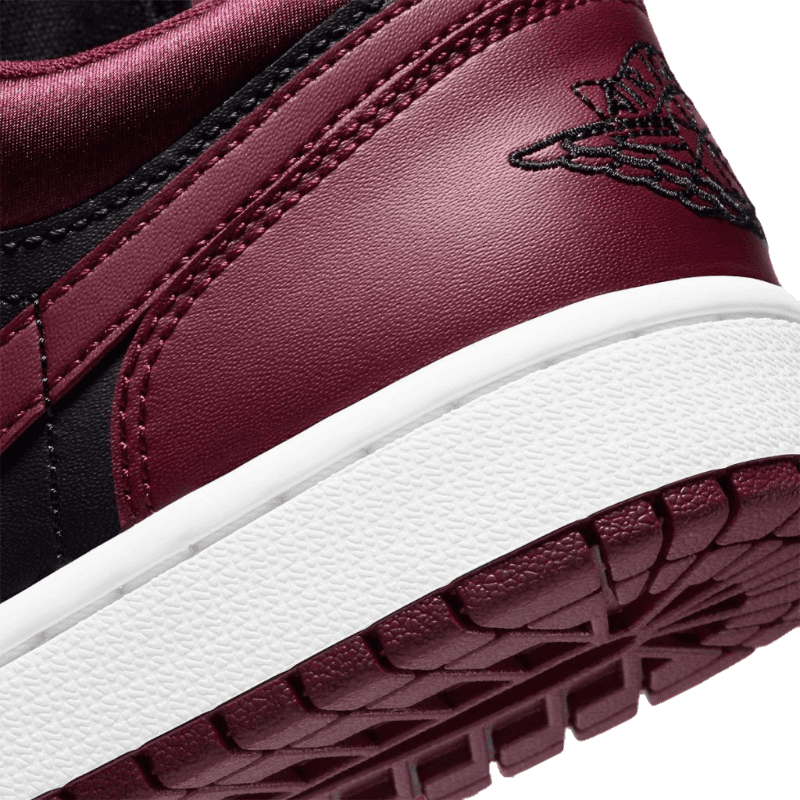 Air Jordan 1 Low Dark Beetroot–Elegante
